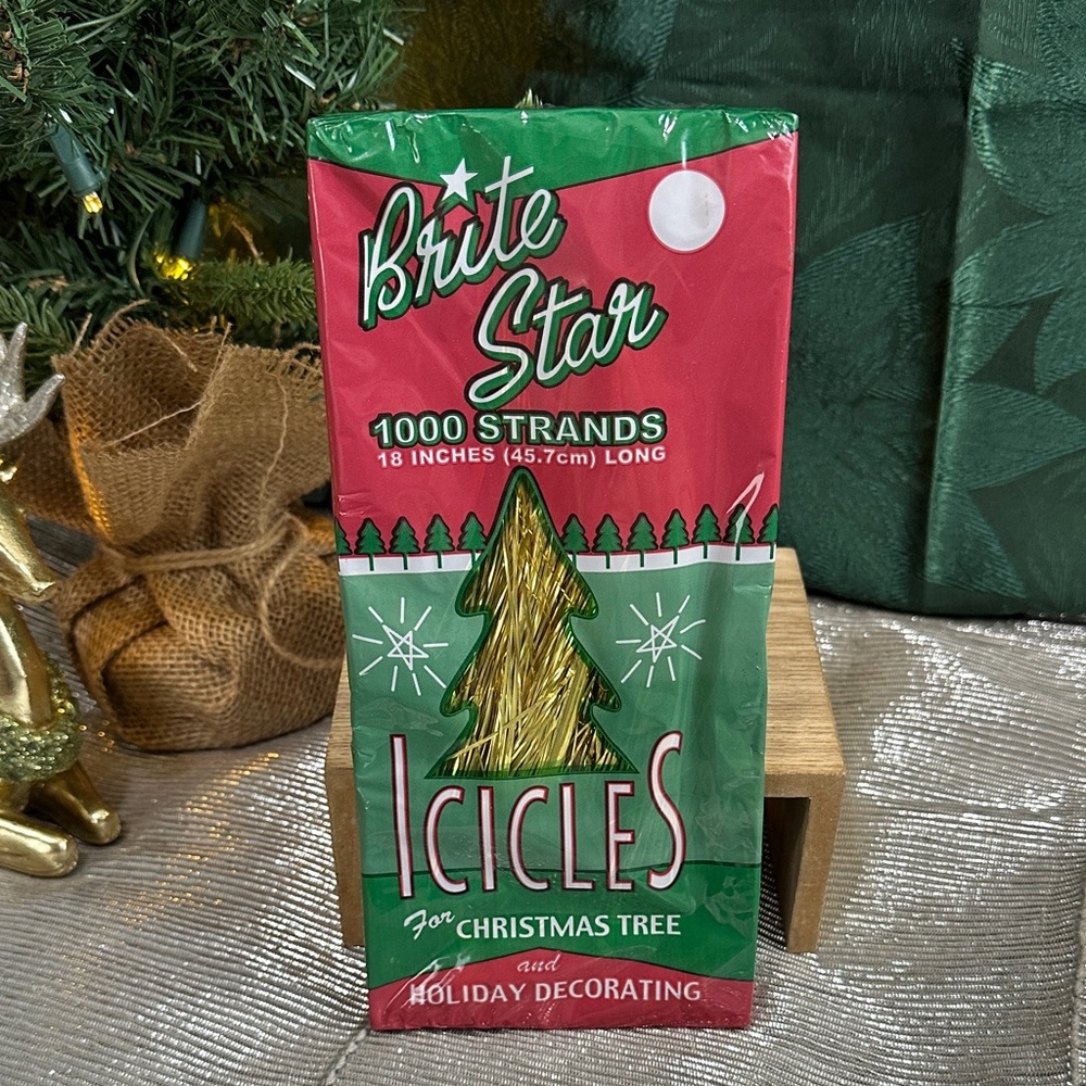 Brite‎ Star Gold Tinsel Icicles Retro Christmas
1000 Strand 18" Made in USA